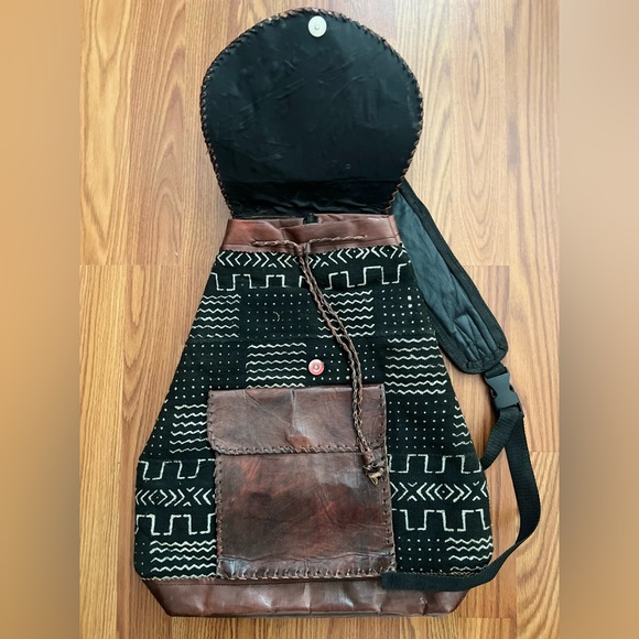 Backpack - Picture 5 of 7